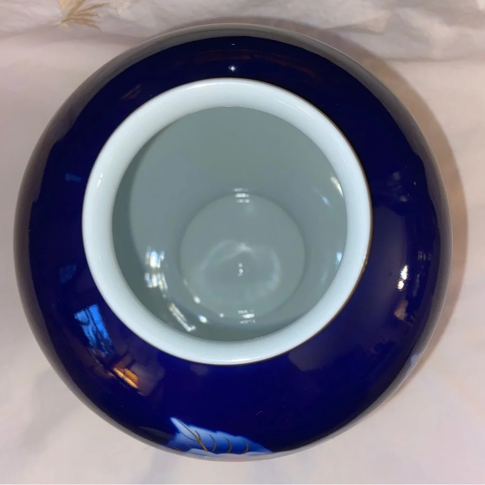 Arita Fukagawa Mint Condition Mid 1900’s Elegant Blue Pink Hydrangea Floral Vase